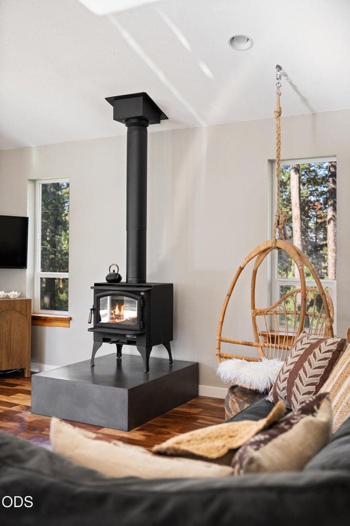 Photo of 17349 Harlequin Drive 9 of 44