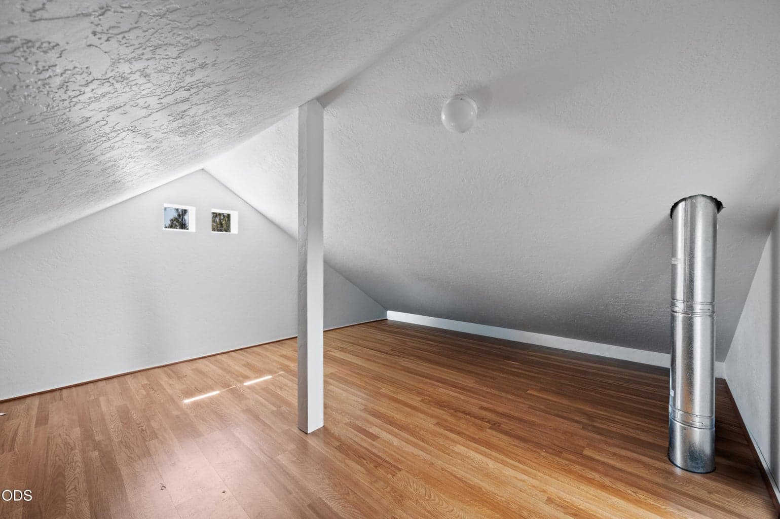 Second Loft Area Upstairs