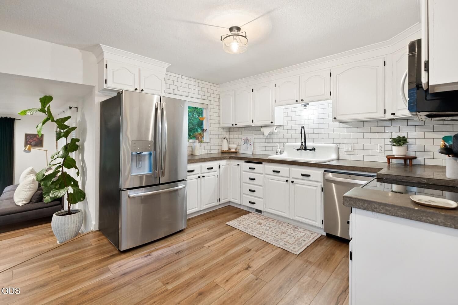 Photo of 21589 Bear Creek 4 of 57