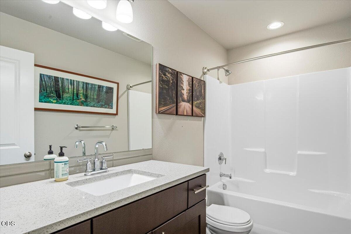 Photo of 270 NW 33rd Street 21 of 31
