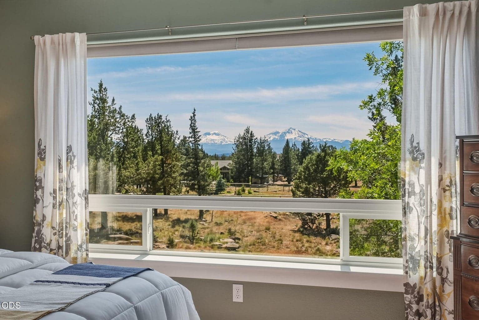 Photo of 17584 Mountain View Road 37 of 71