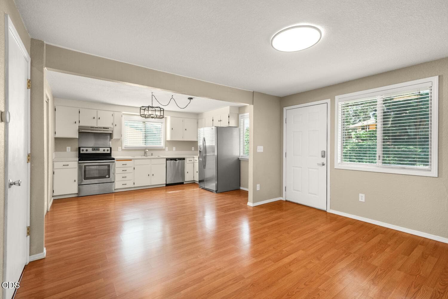 Photo of 1245 Germond 4 of 30