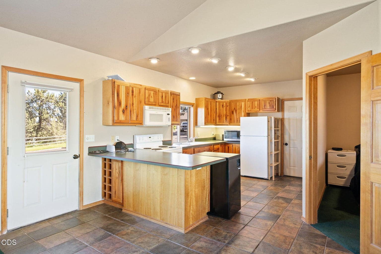 Photo of 6900 NE 1st Street 110 of 122