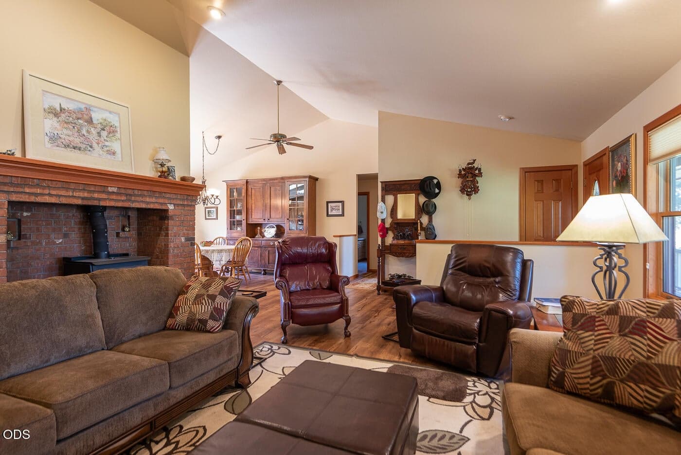 Photo of 1455 SW Sunset Drive 8 of 43
