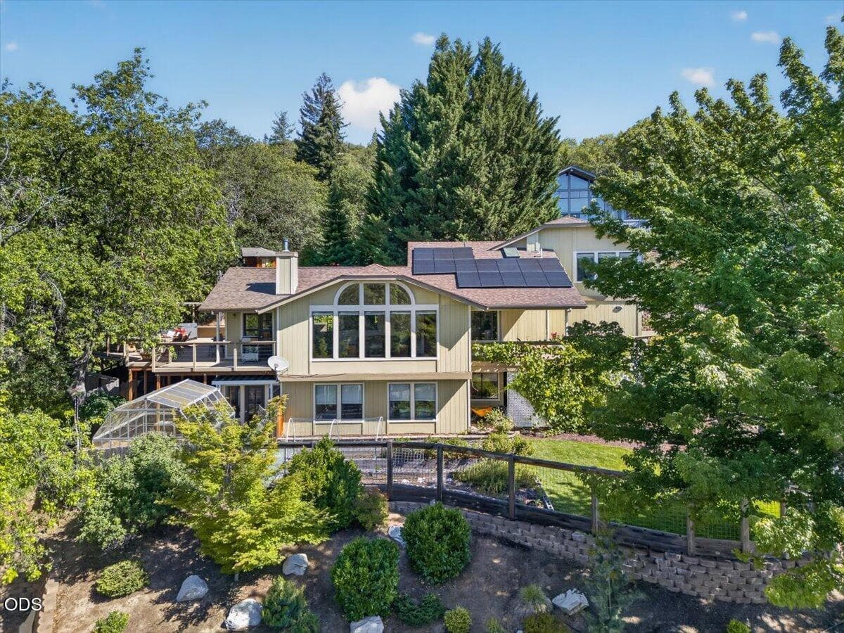 Photo of 1748 Crescent 2 of 74