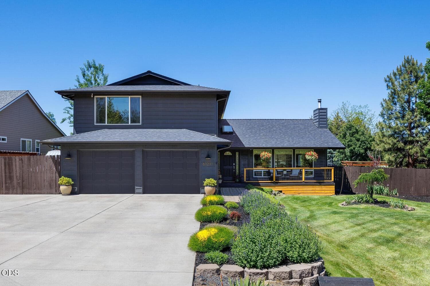 Photo of 61211 Mount Vista 2 of 61