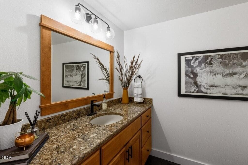 DOWNSTAIRS BATHROOM