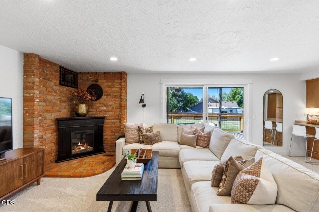 Photo of 61211 Mount Vista Drive 24 of 61