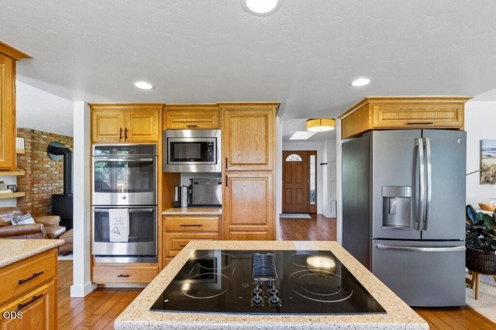 Photo of 61211 Mount Vista Drive 21 of 61