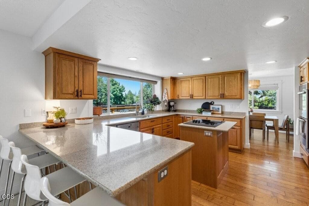 Photo of 61211 Mount Vista Drive 19 of 61