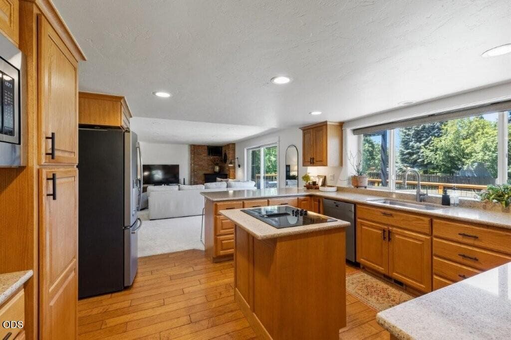 Photo of 61211 Mount Vista Drive 16 of 61