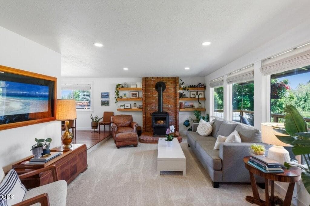 Photo of 61211 Mount Vista Drive 12 of 61