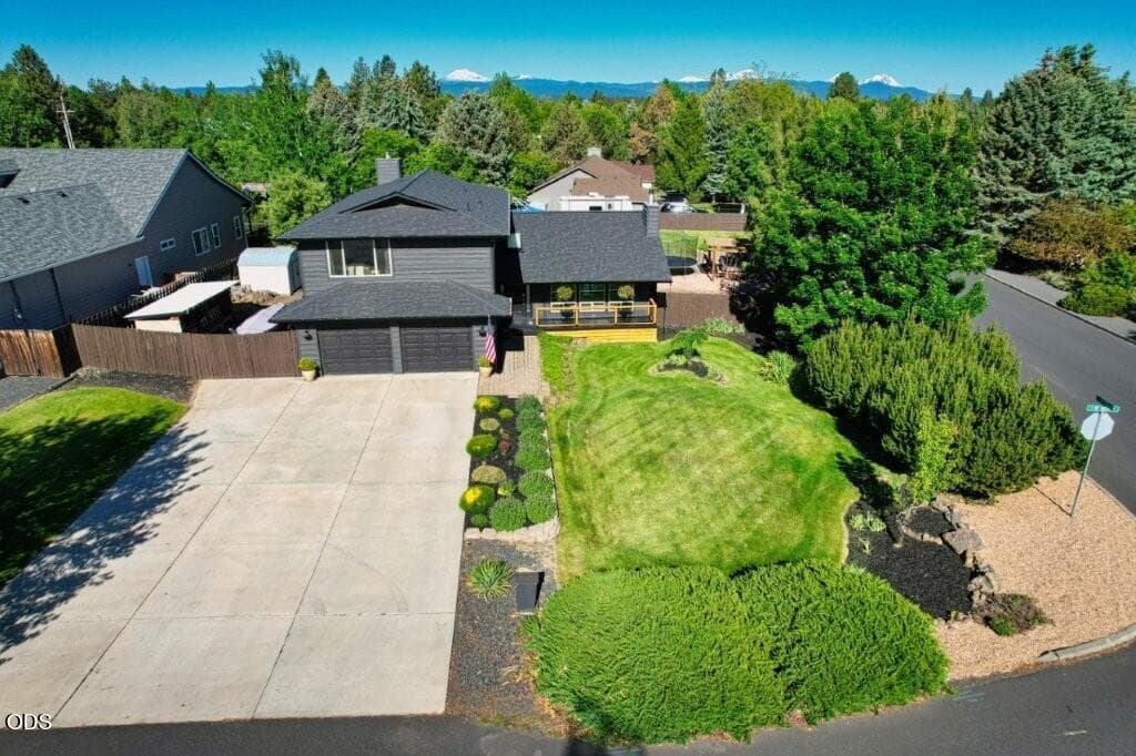 Photo of 61211 Mount Vista Drive 2 of 61