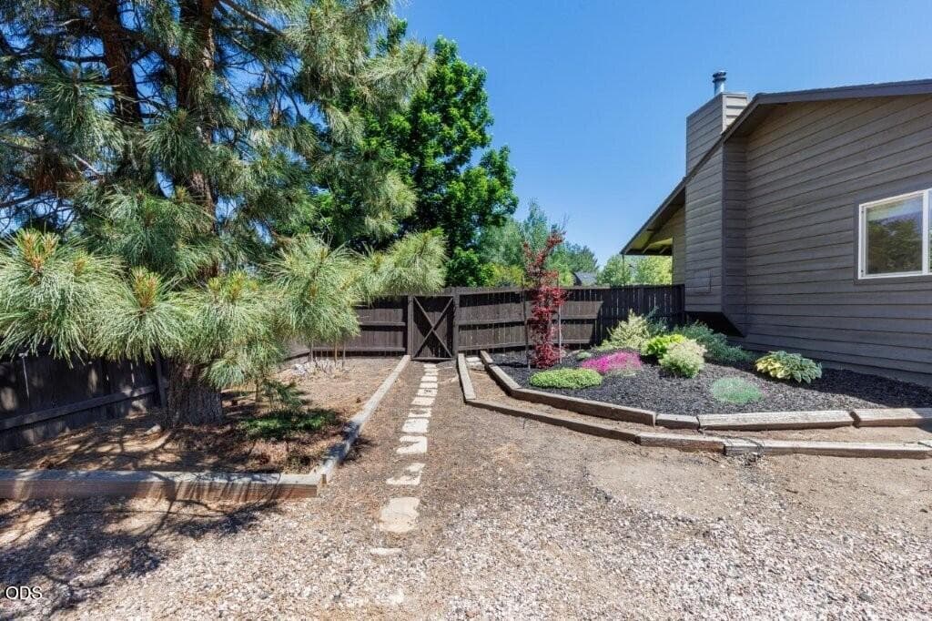 Photo of 61211 Mount Vista Drive 50 of 61