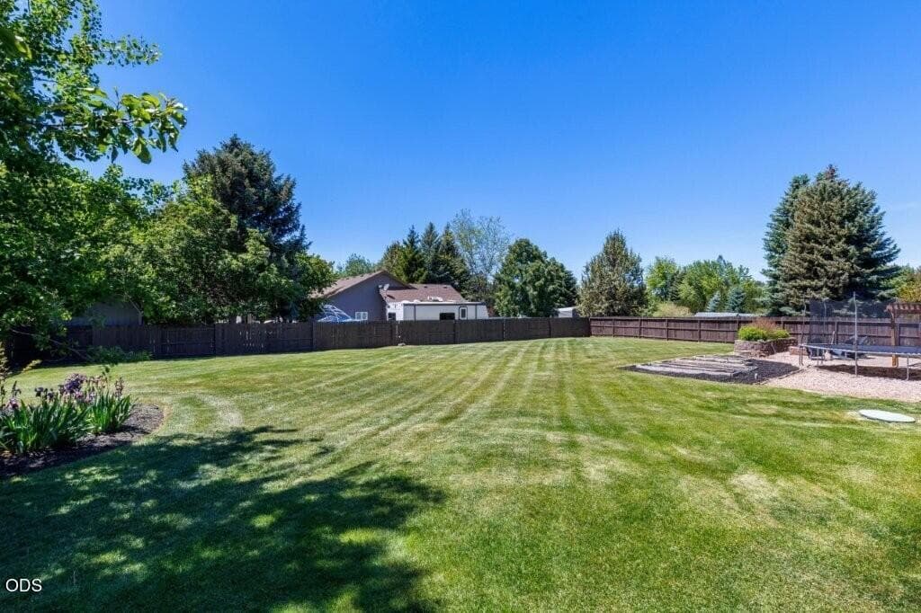 Photo of 61211 Mount Vista Drive 46 of 61