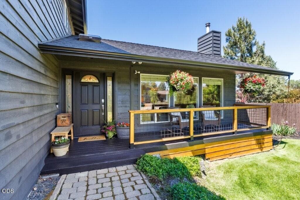 Photo of 61211 Mount Vista Drive 8 of 61