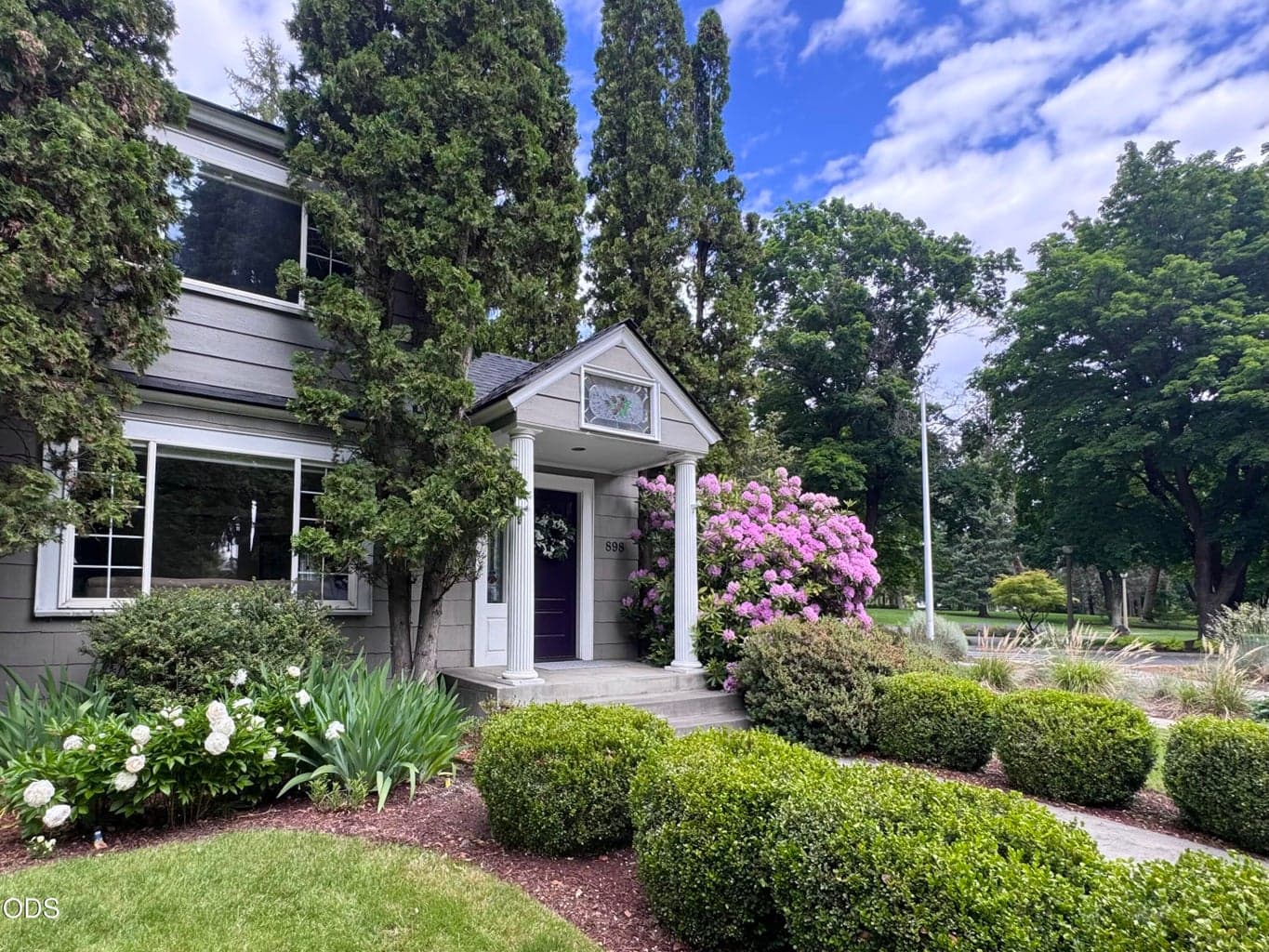 Photo of 898 Riverside 2 of 44
