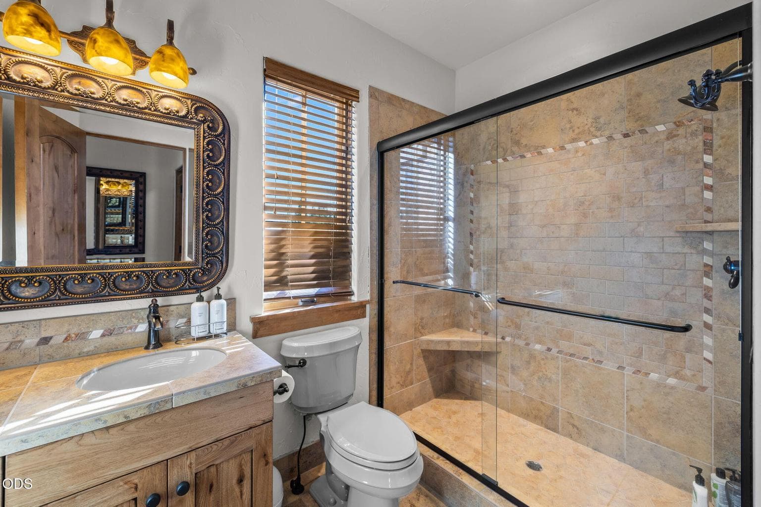 2nd bedroom en suite bathroom