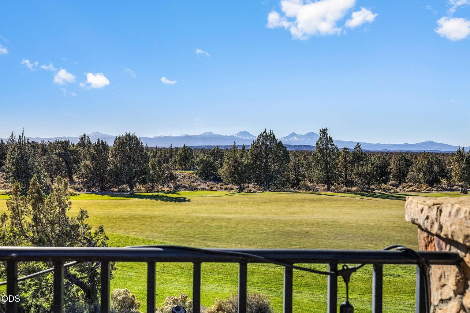 View the 7 peaks of the Cascades from this one amazing deck