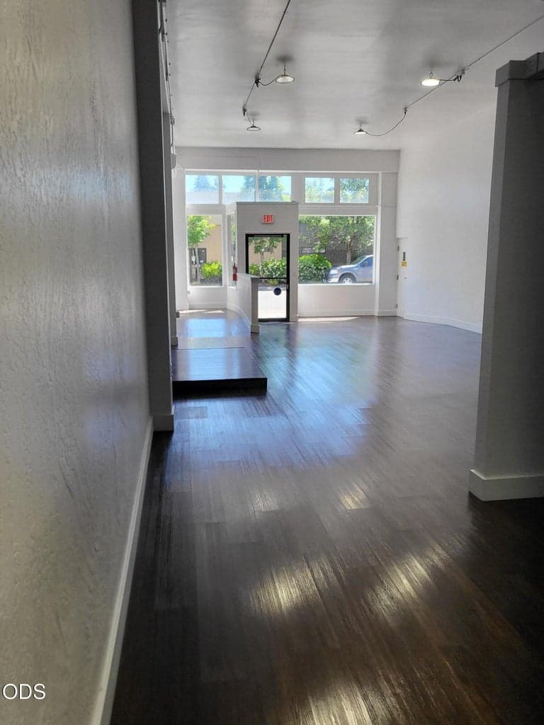 Photo of 120 J 4 of 29