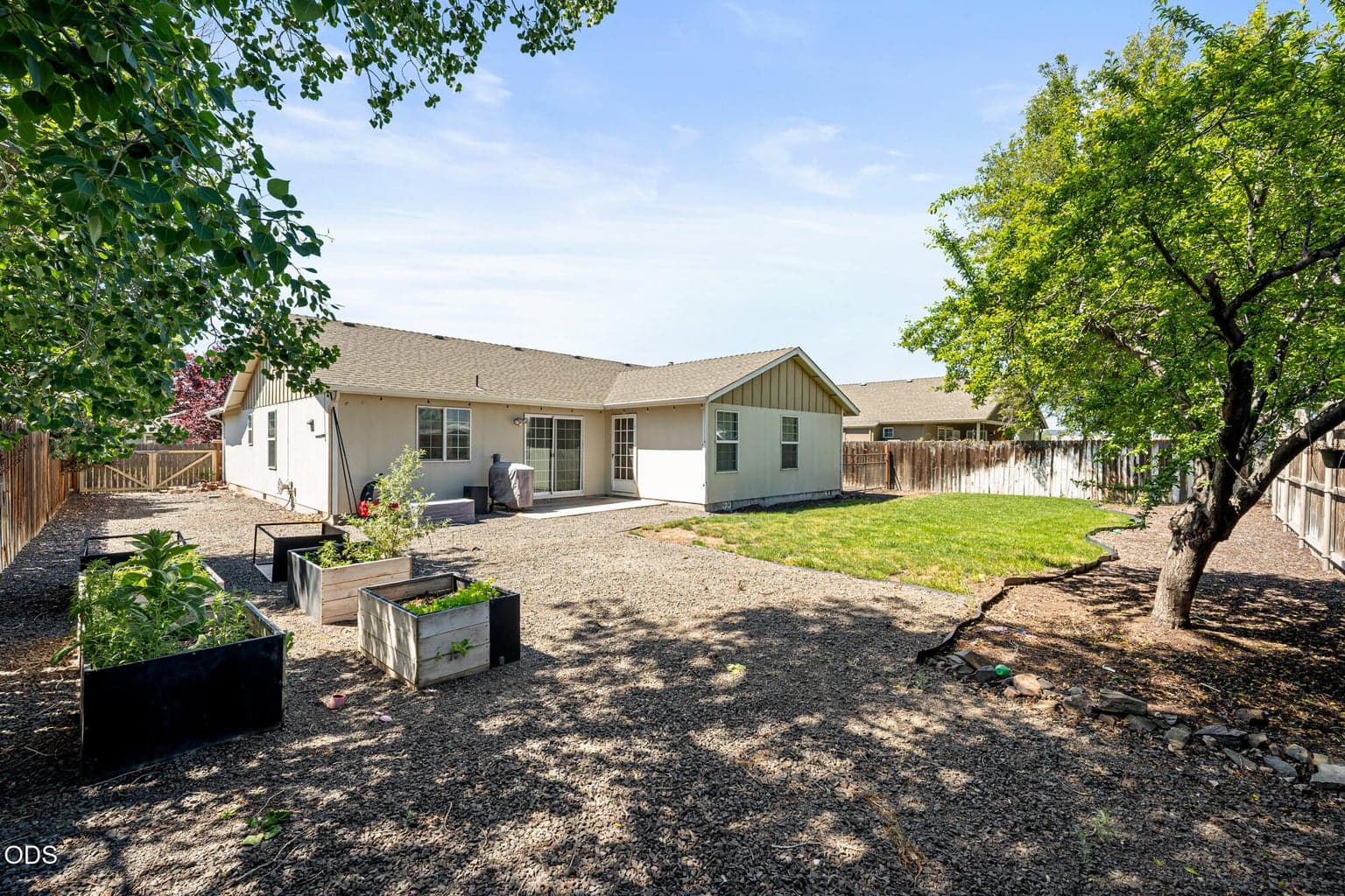 Photo of 723 NE Stoneridge Loop 20 of 23