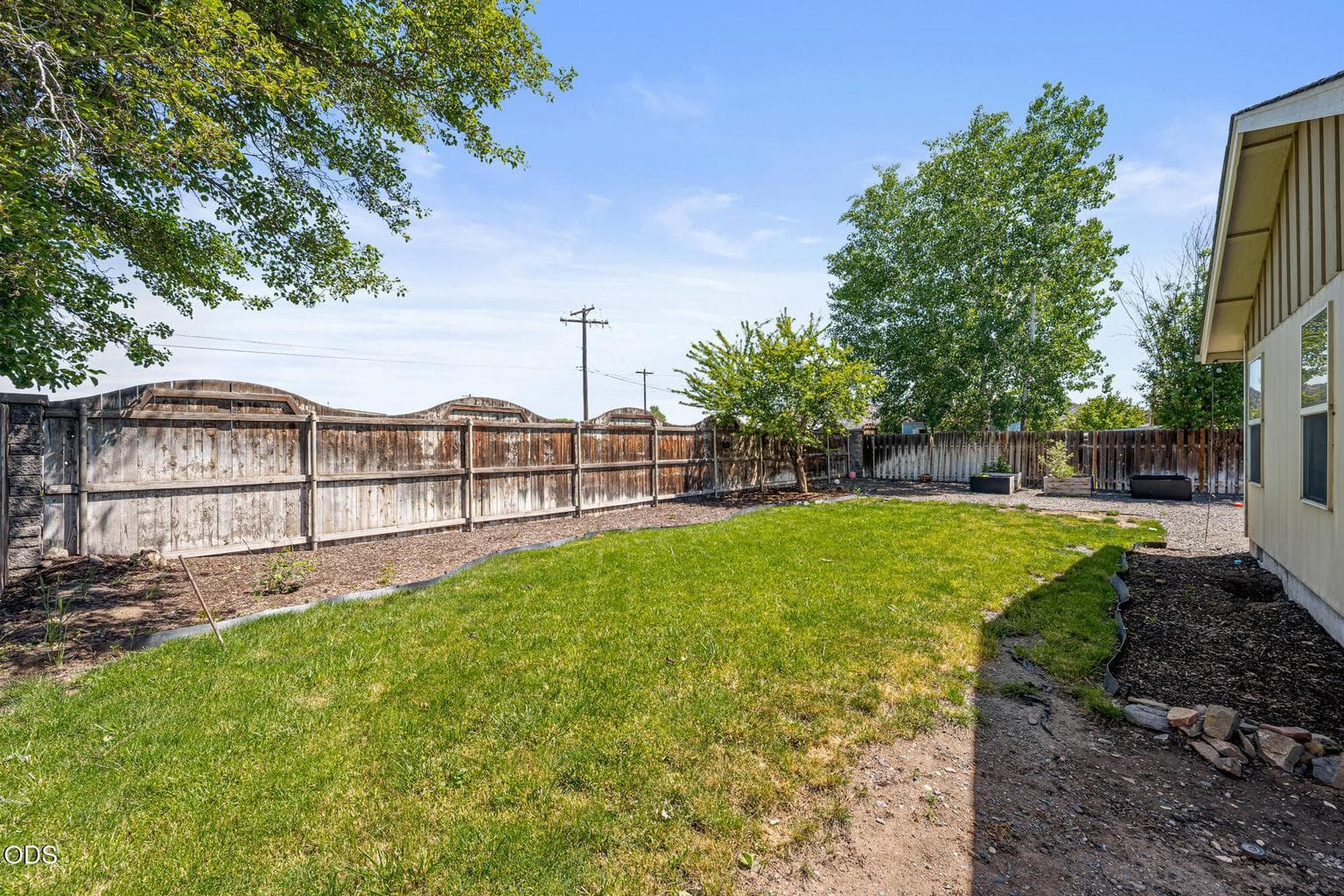 Photo of 723 NE Stoneridge Loop 21 of 23