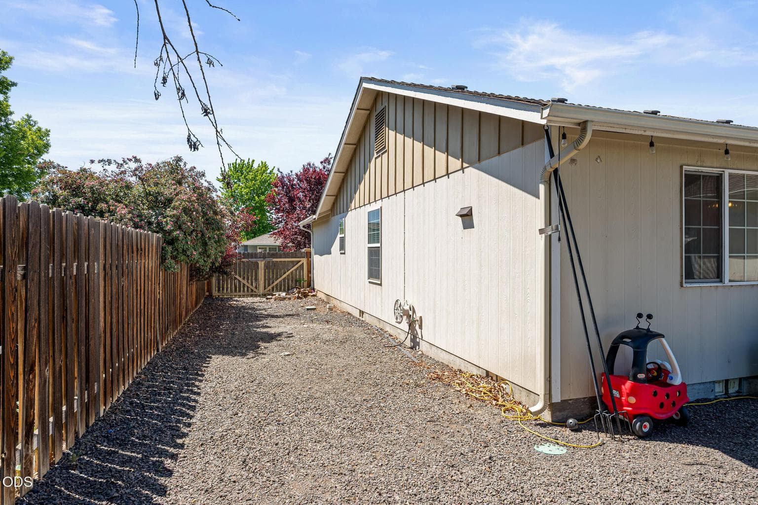 Photo of 723 NE Stoneridge Loop 23 of 23
