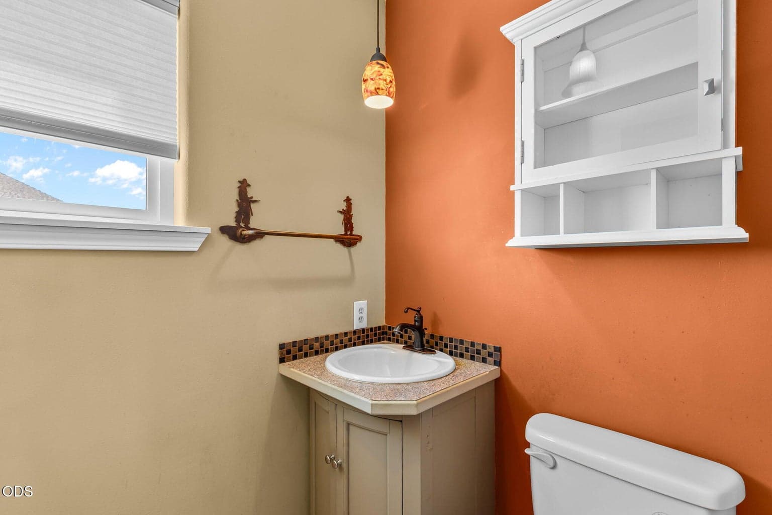 Bathroom 2nd floor