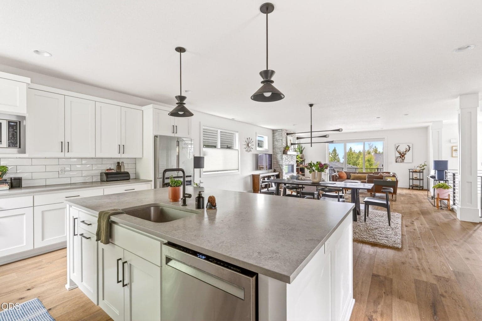 Photo of 2543 Marken Street 3 of 31