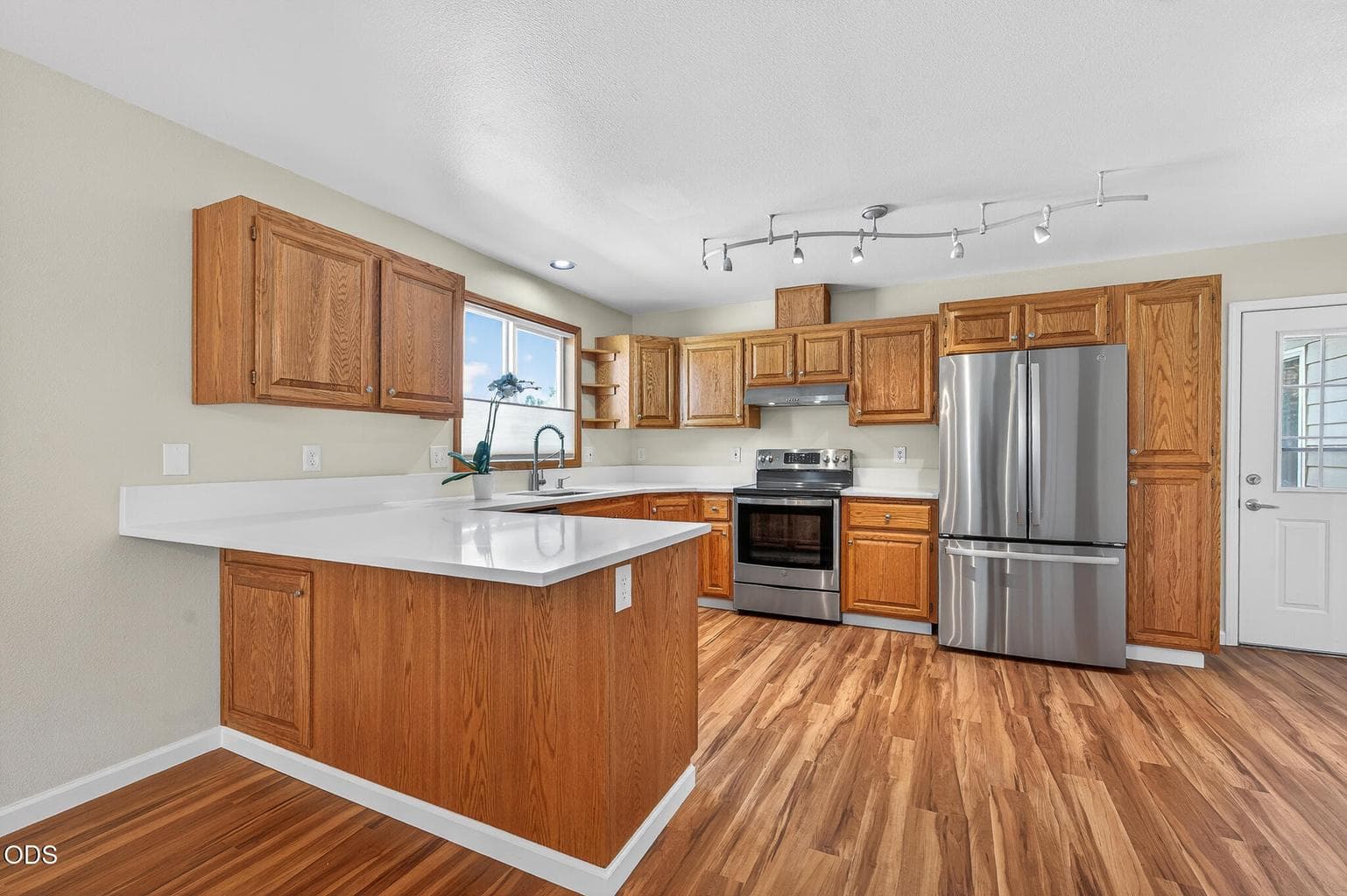 Photo of 2990 Wells Acres 4 of 38