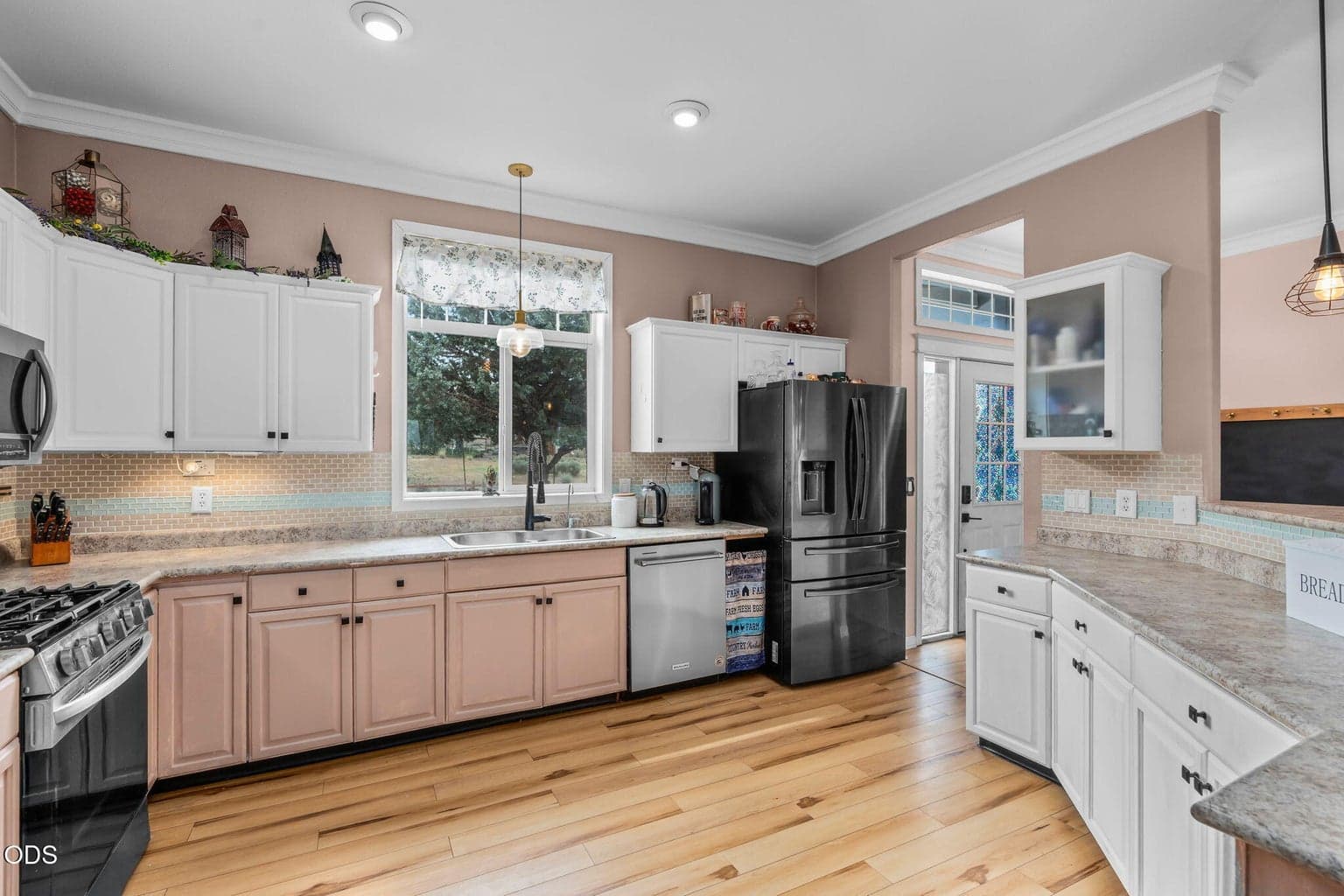 Photo of 5555 SE Jerry Drive 7 of 24