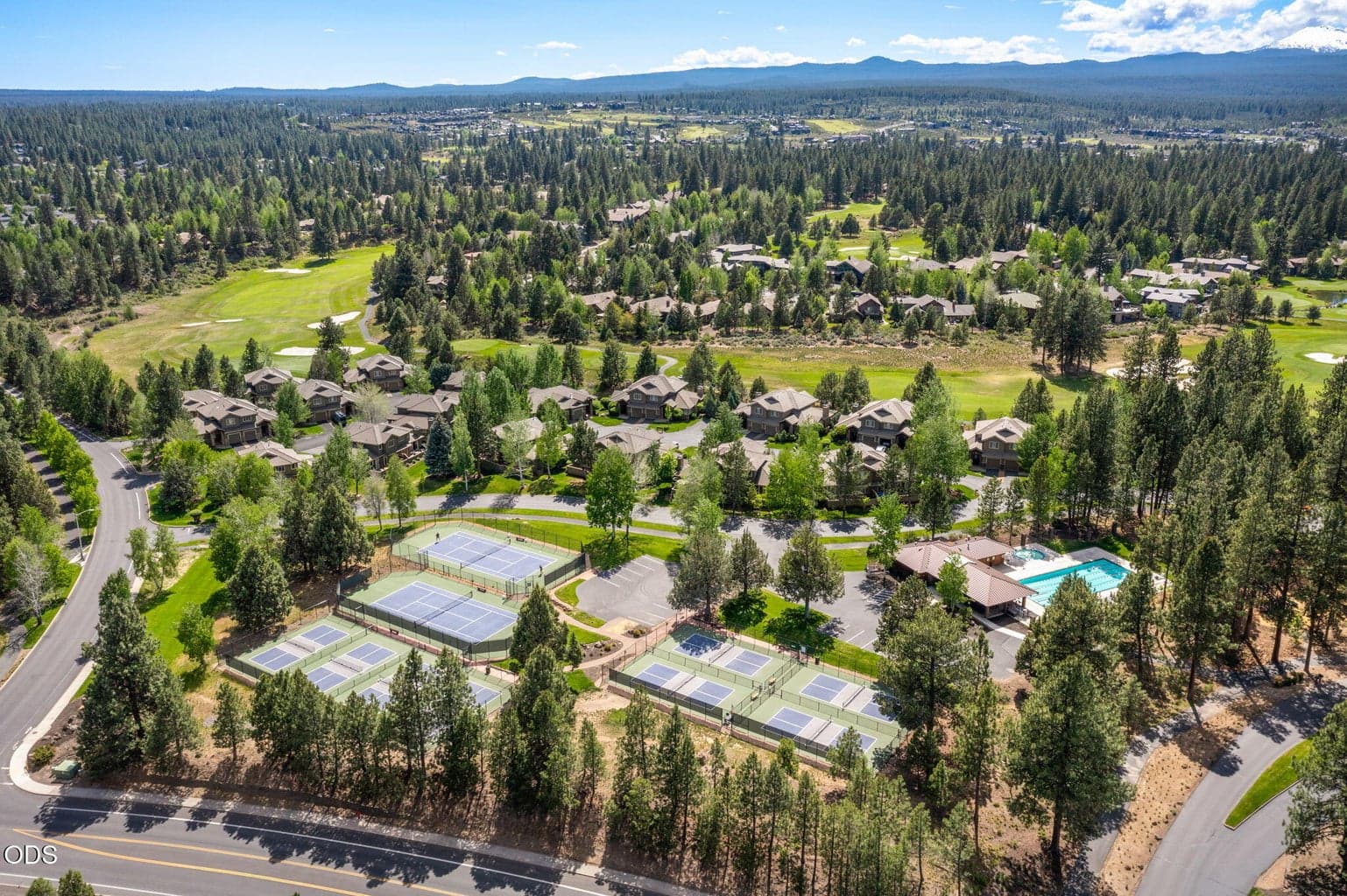 Broken Top Courts and Pool