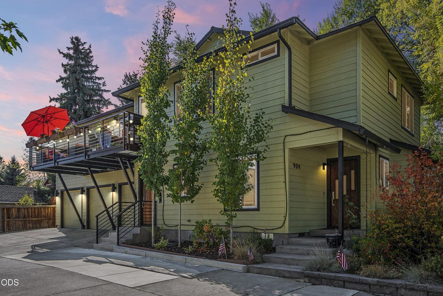909 Delaware, open house