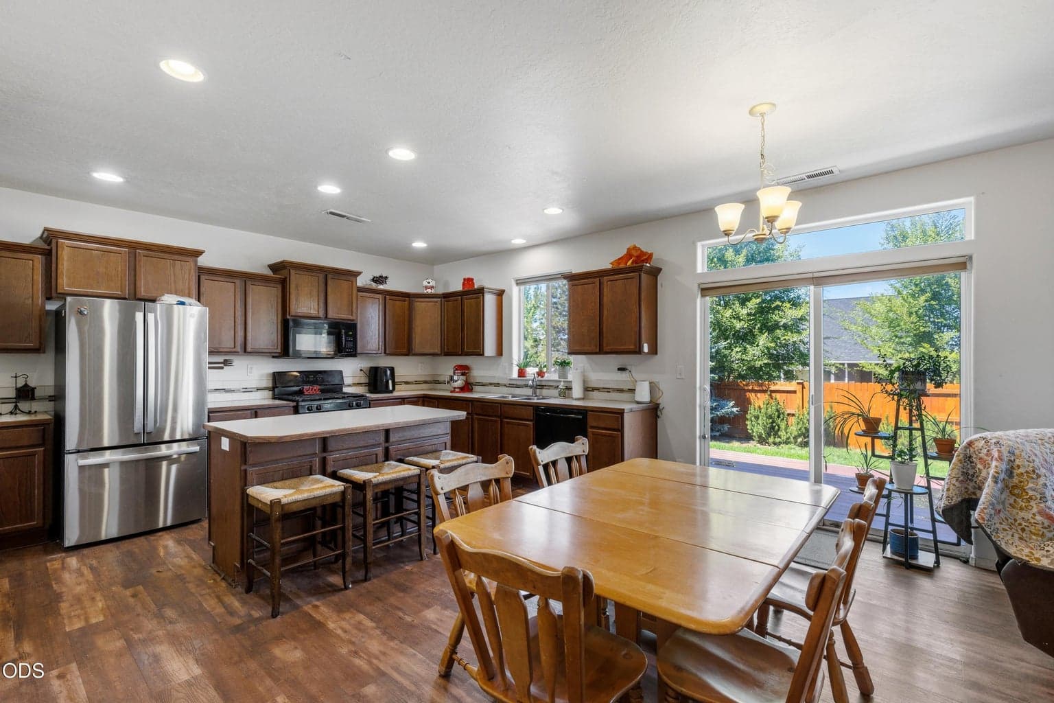 Photo of 21382 NE Eagle Crossing Avenue 7 of 44