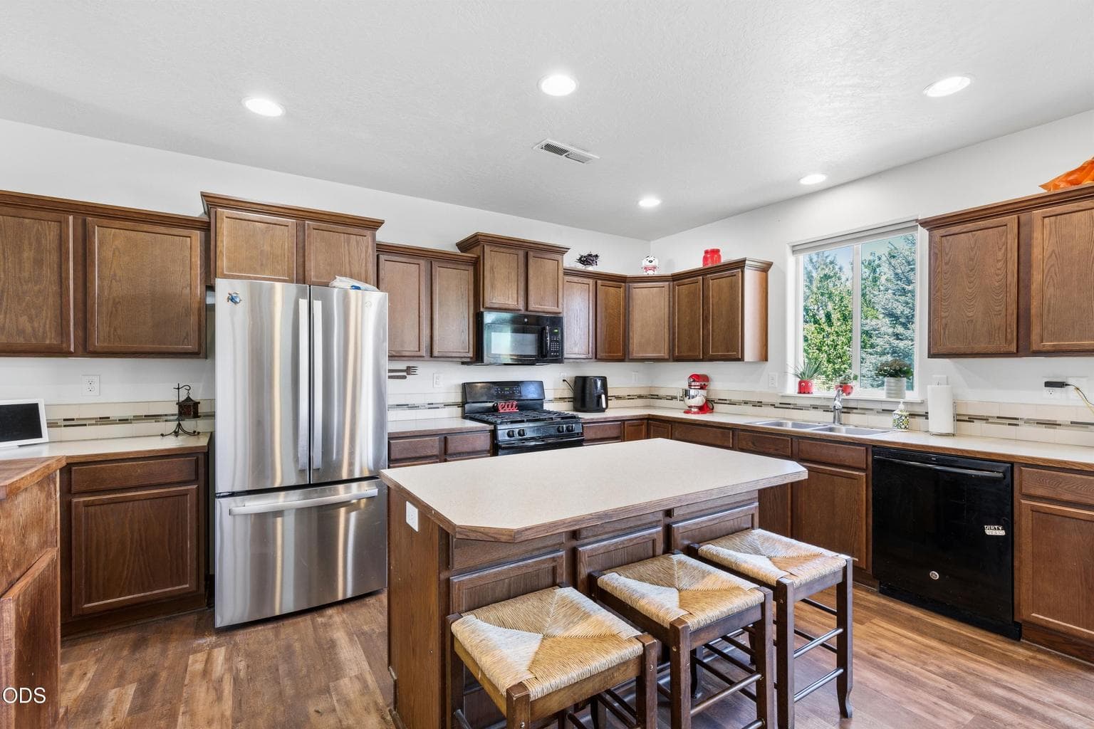 Photo of 21382 NE Eagle Crossing Avenue 10 of 44