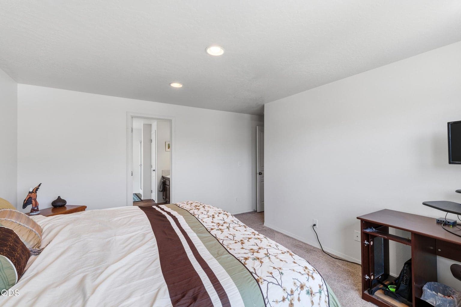 Photo of 21382 NE Eagle Crossing Avenue 22 of 44