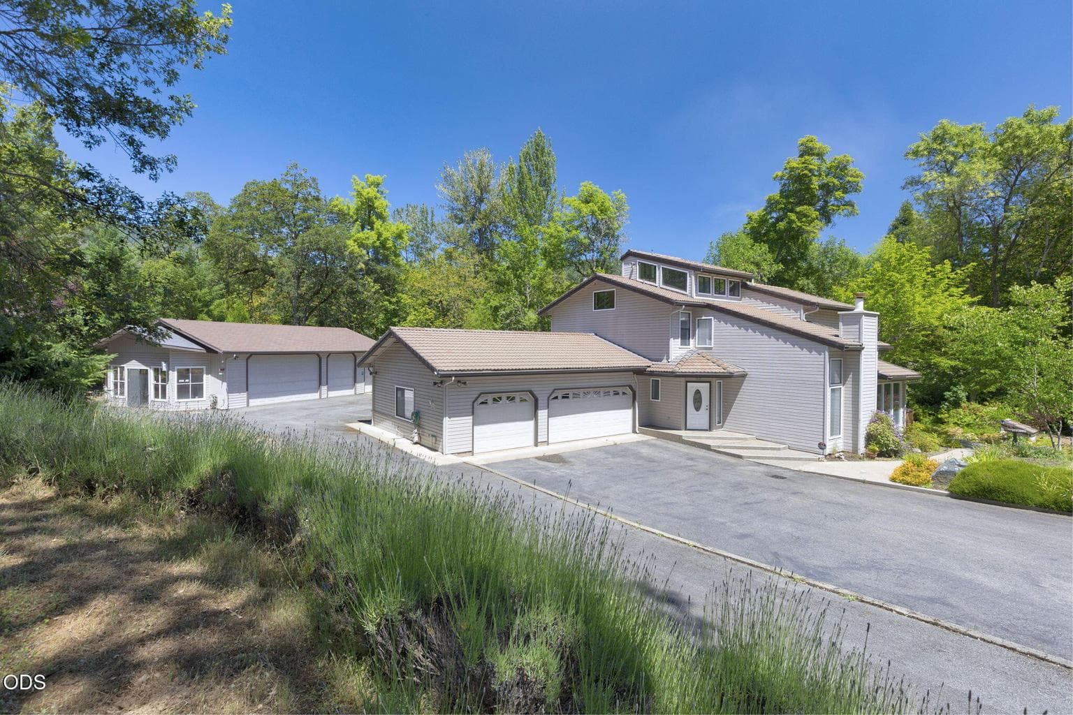 235 Glenoak Ln