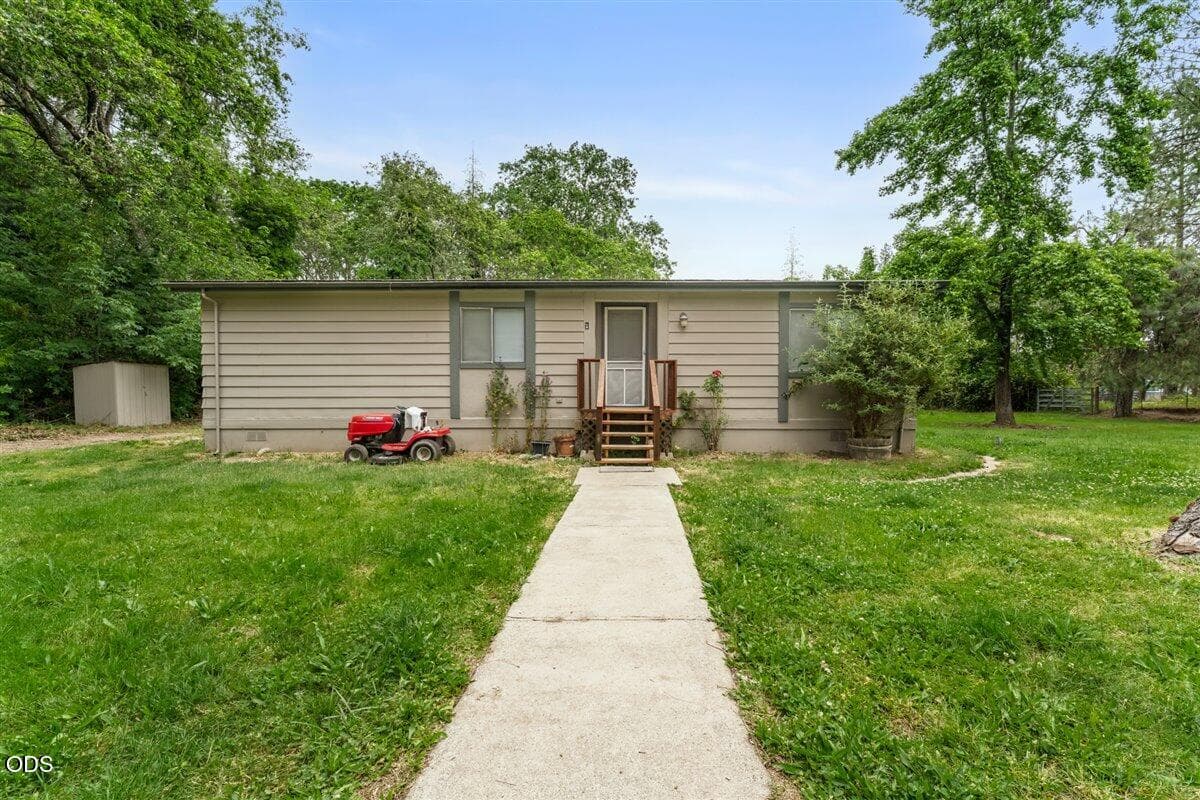Photo of 2812 Hartley 2 of 20