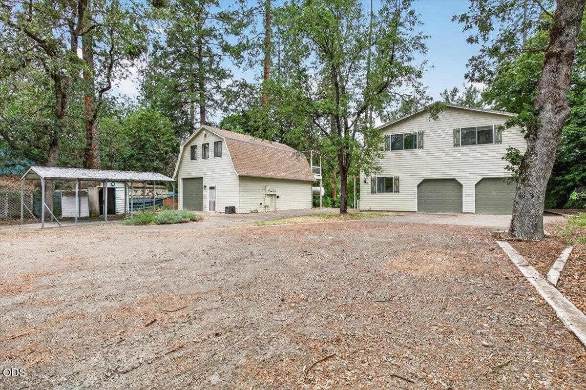 Photo of 2204 Lampman 5 of 54