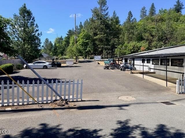 Photo of 785 Rogue River 3 of 10