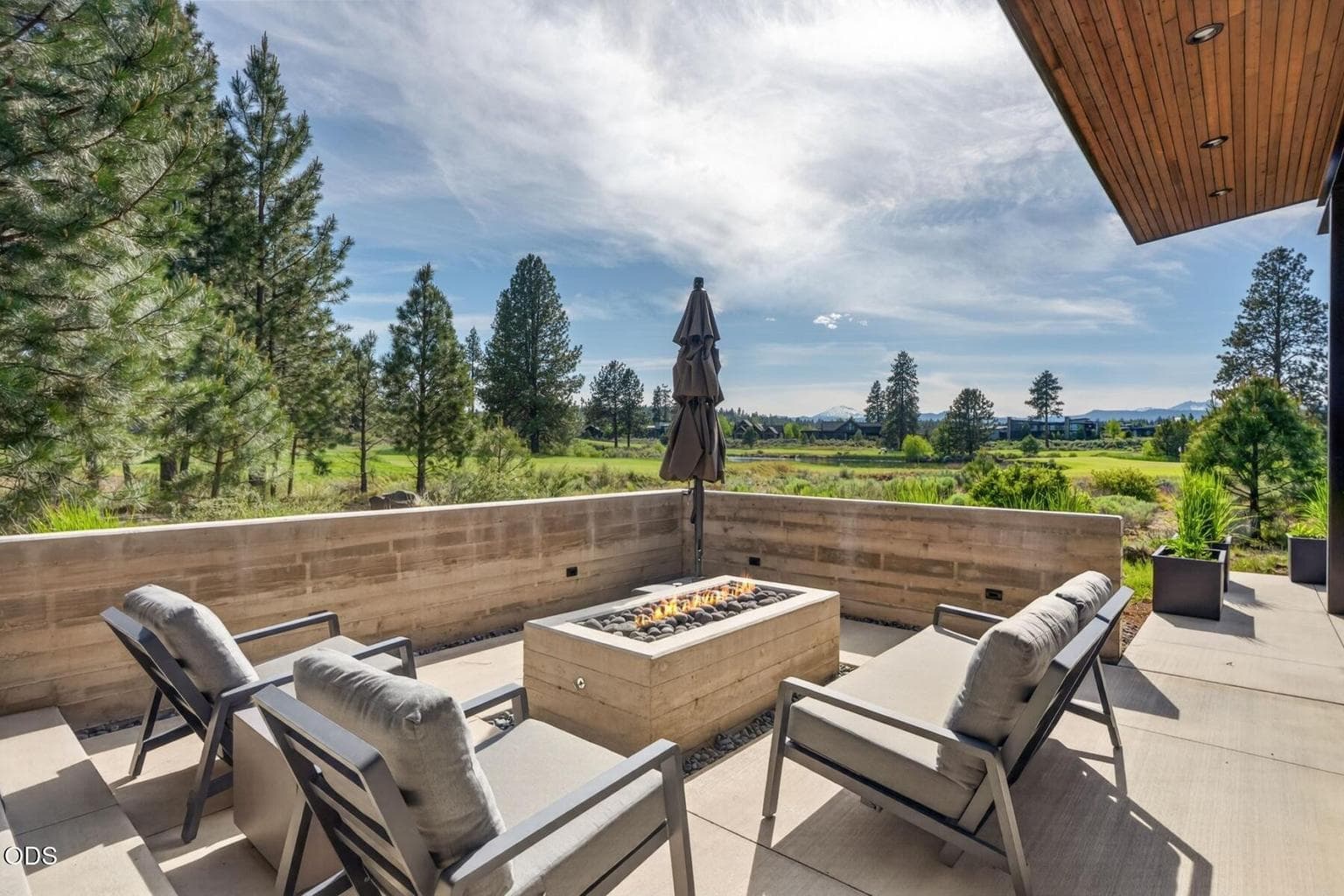 Photo of 61591 Hosmer Lake 3 of 50