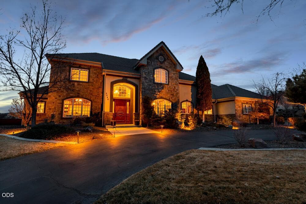 2646 Fairway