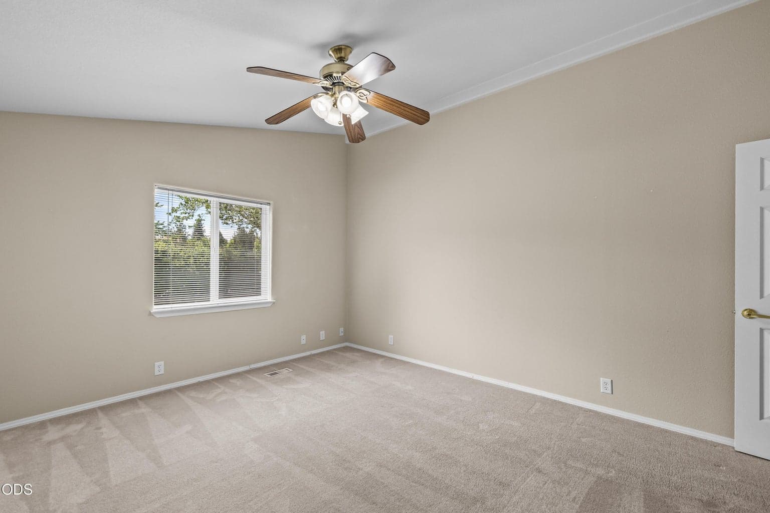 Photo of 2583 NE Wintergreen Drive 25 of 39