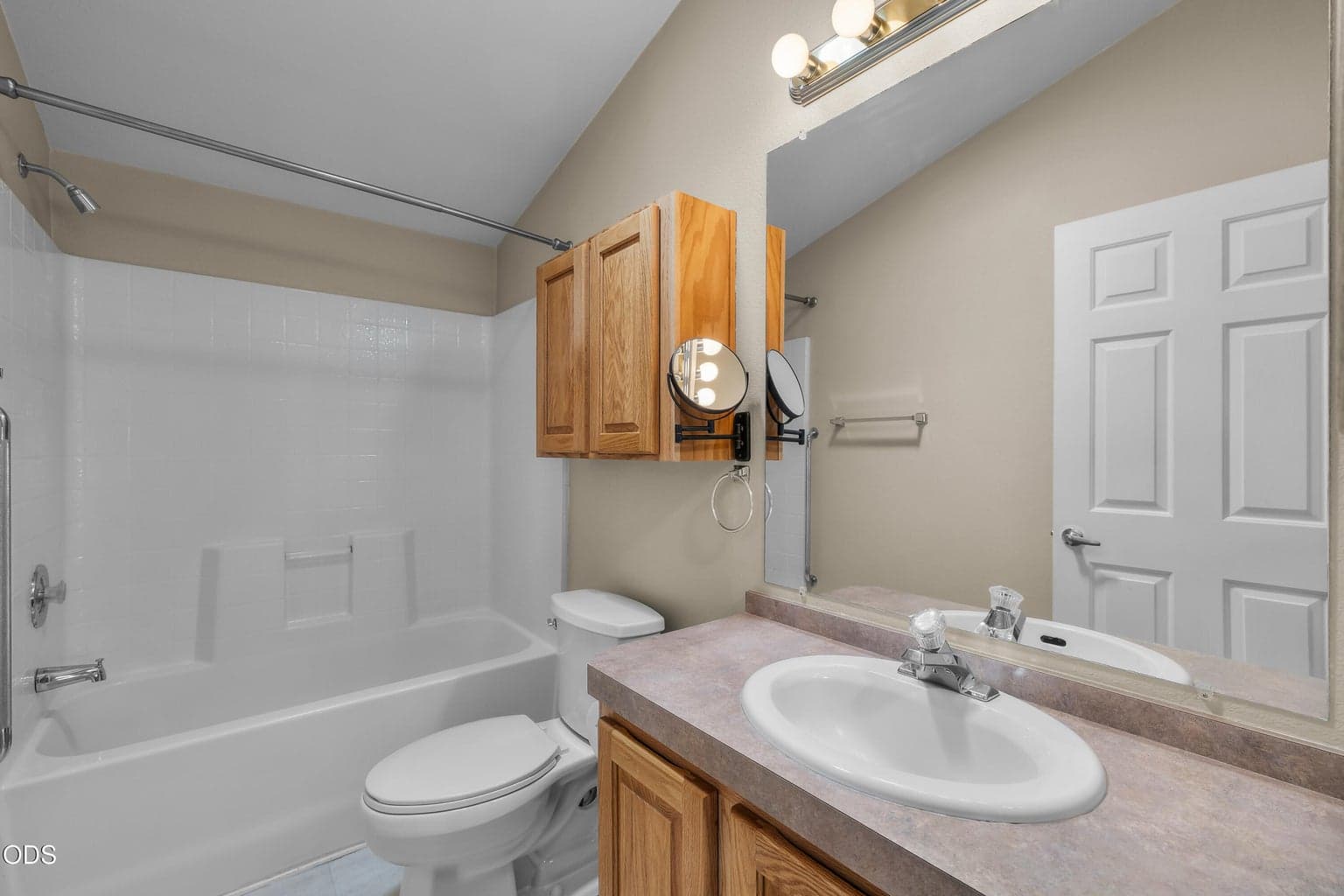Photo of 2583 NE Wintergreen Drive 28 of 39