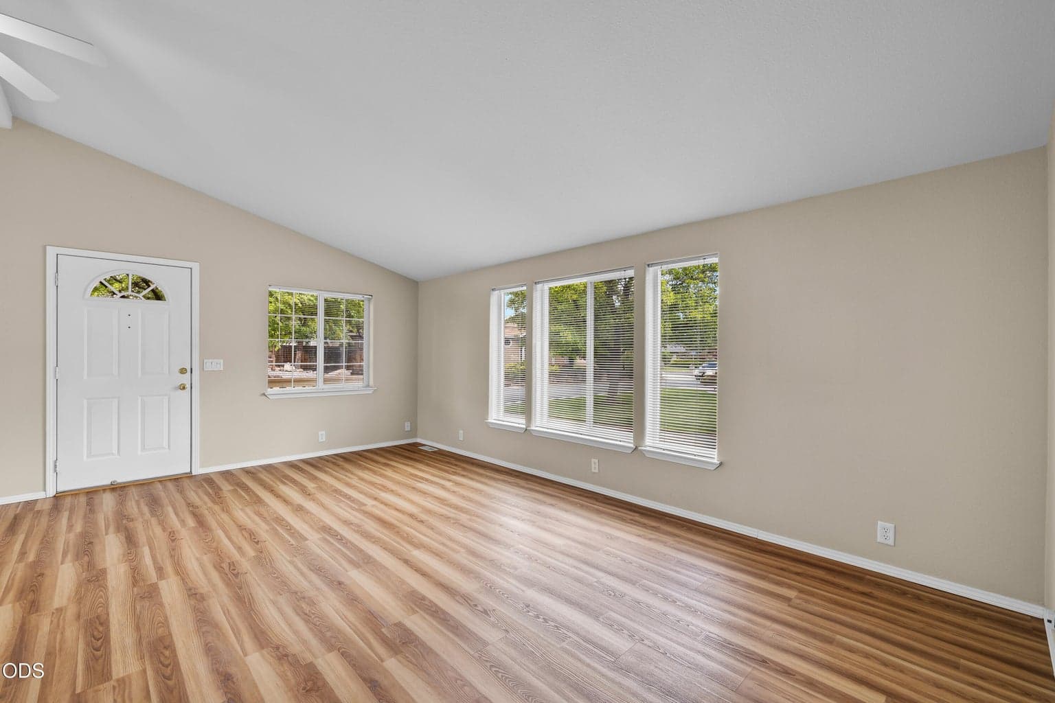 Photo of 2583 NE Wintergreen Drive 6 of 39