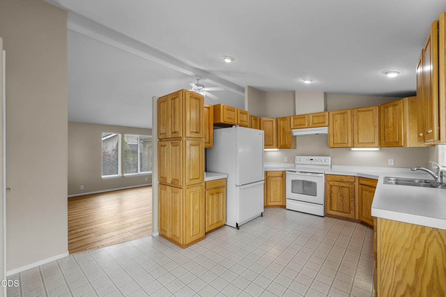 Photo of 2583 NE Wintergreen Drive 9 of 39
