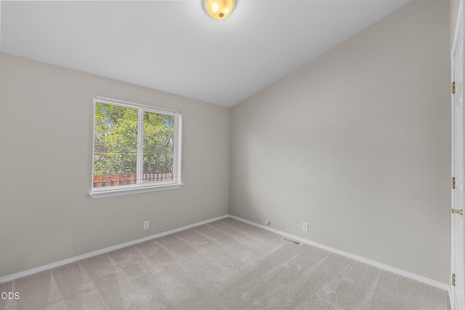 Photo of 2583 NE Wintergreen Drive 15 of 39