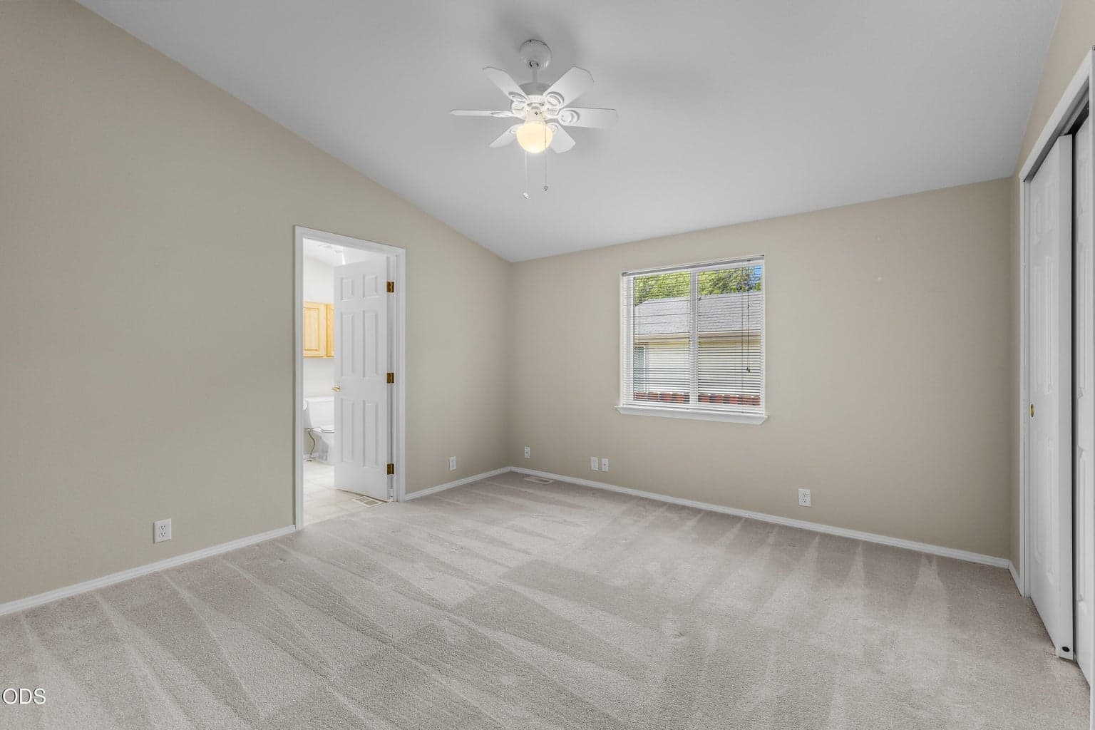 Photo of 2583 NE Wintergreen Drive 17 of 39
