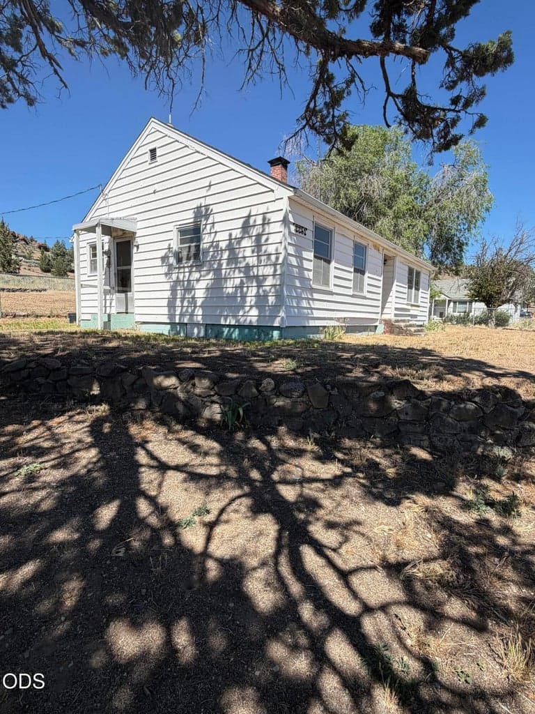 Photo of 2251 Laughlin 1 of 7