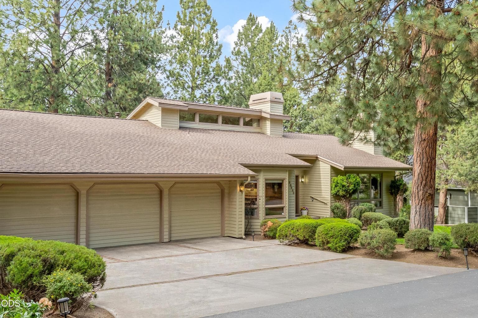 3 car garage